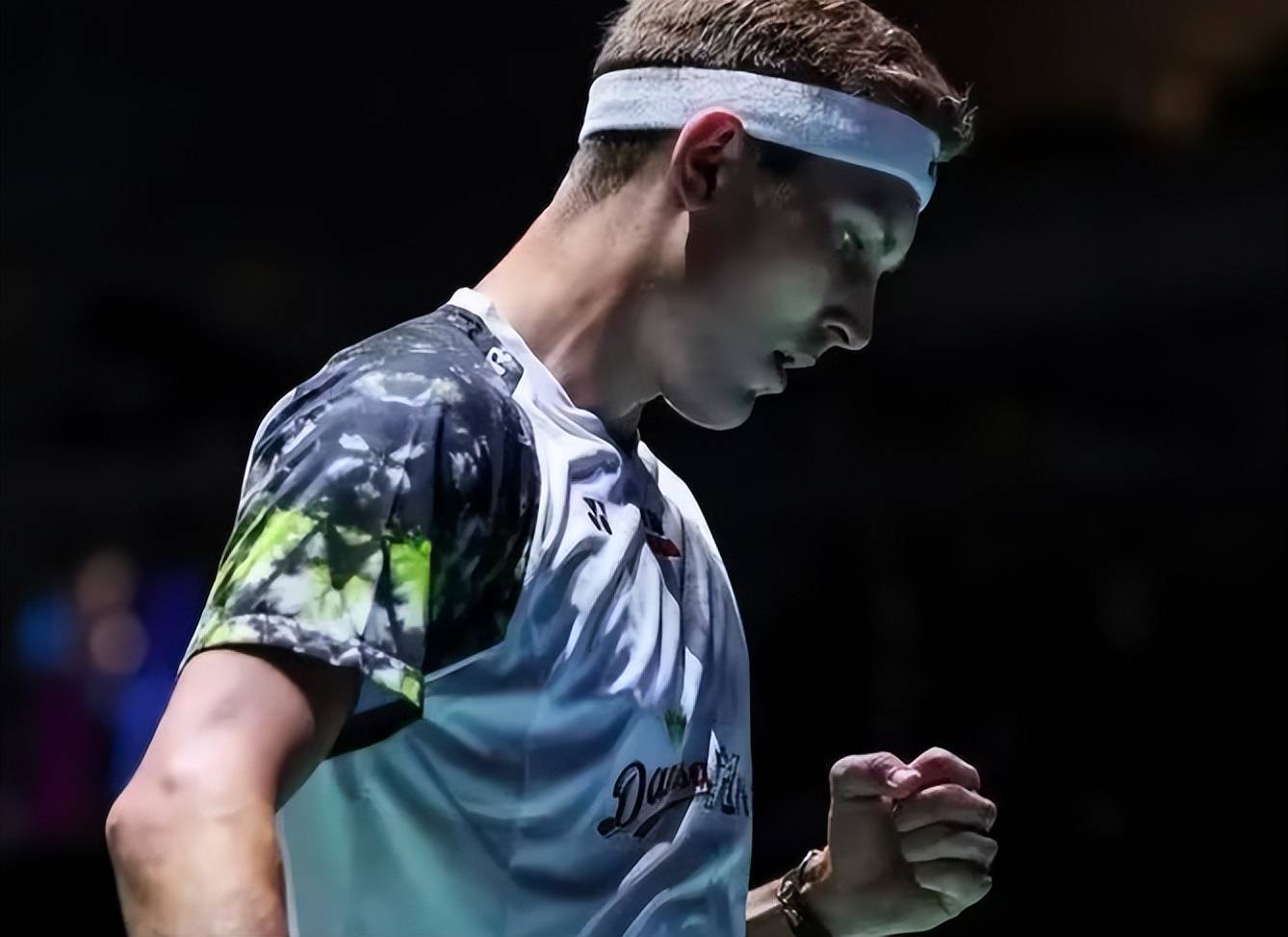 包含印尼羽毛球队绝地反击丹麦羽毛球队，安赛龙统治全场的词条