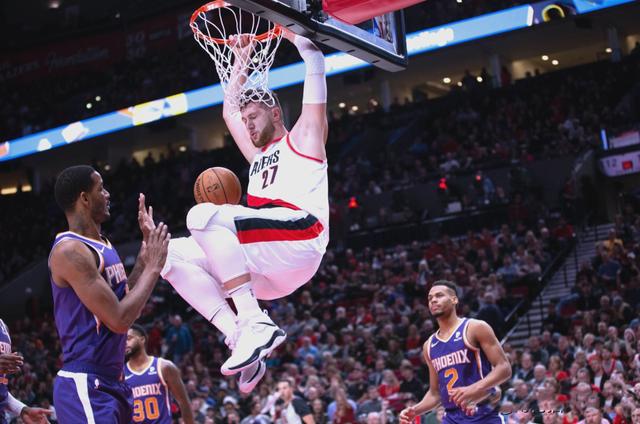 开拓者主场惨败快船，利拉德砍下50分