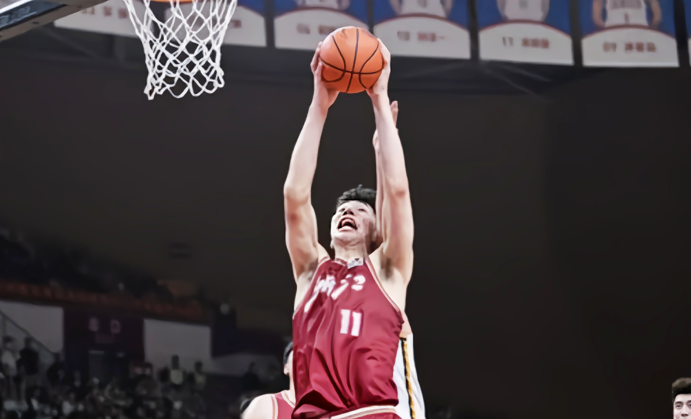 76人横扫新疆队，王哲林刷新纪录