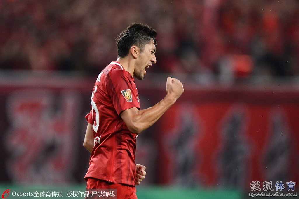 包含马来西亚球队意志坚定，全力争胜的词条