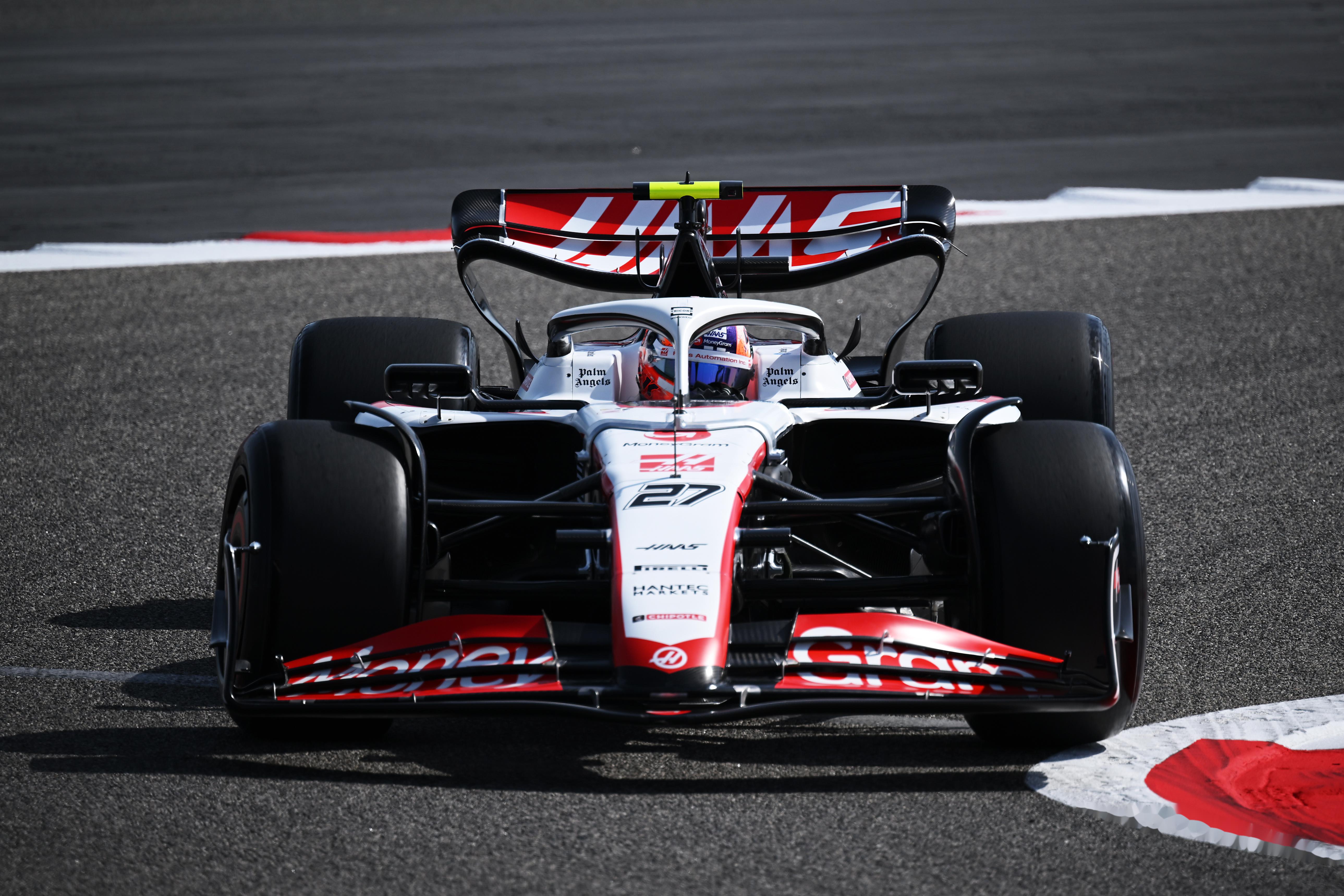 关于威廉姆斯鏖战哈斯车队，皮亚斯特里点燃赛场的信息