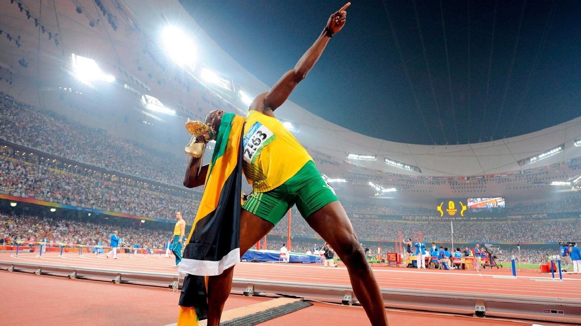 英超争冠之夜,托尼赛后评分拉满,小城英雄如何改写历史