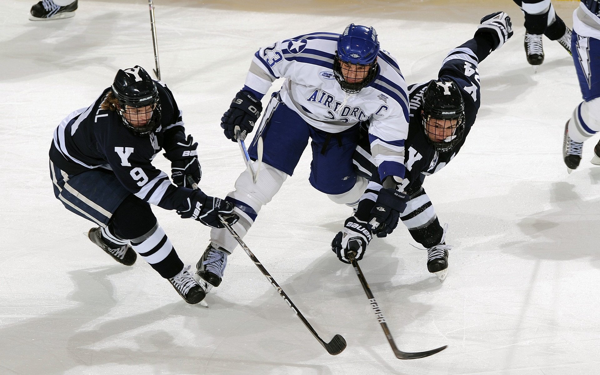 英超争冠之夜,托尼赛后评分拉满,小城英雄如何改写历史